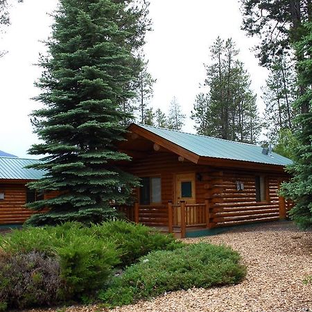 Silverwolf Log Chalets Coram Esterno foto