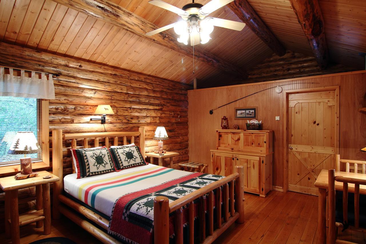 Silverwolf Log Chalets Coram Esterno foto